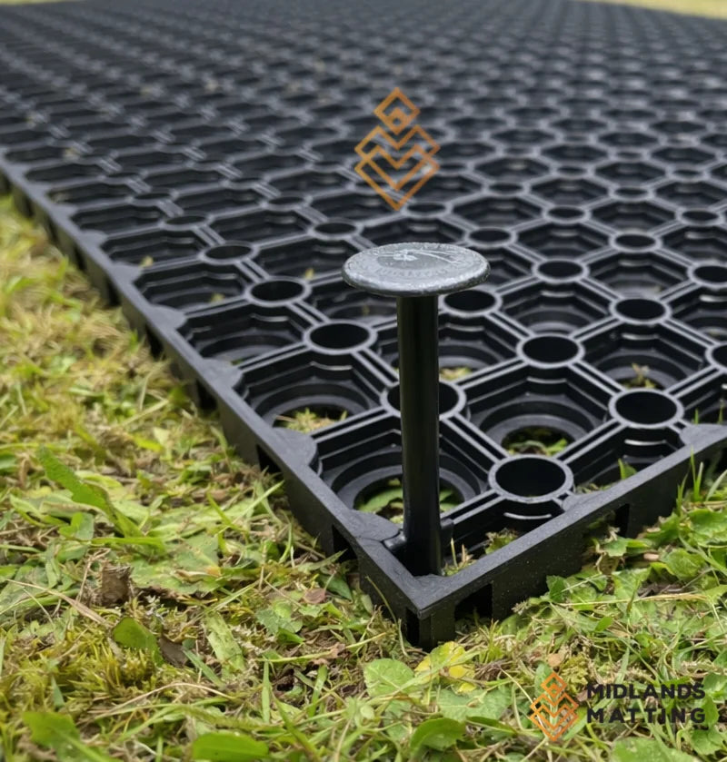 Hollow Grass Mat -Pegs